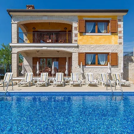 Holiday home Jenny *